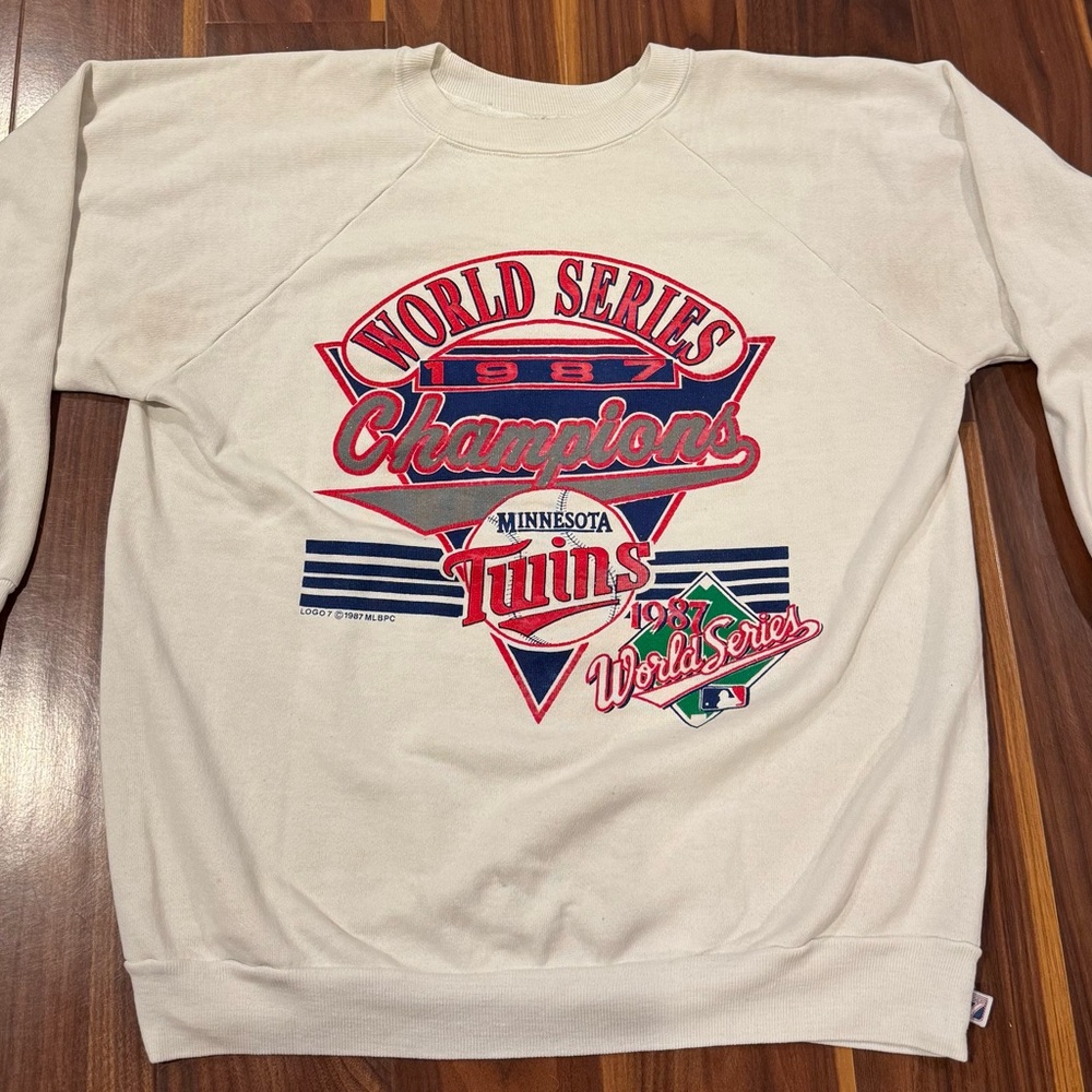 Vintage 1987 Minnesota Twins World Series Sweatshirt Logo 7 (XL)